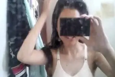 Gadis Cantik Live Show Cek Kamera Pamer Memek