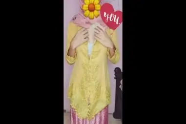 Ukhti Kebaya Pink Berani Menggoda Streaming Viral