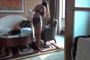 Wanita Ibu Cantik Pasrah Digenjot Di Hotel